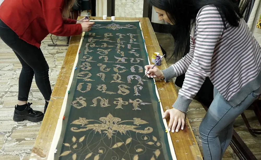 Romanya’da Ermeni Dili, Alfabesi ve Kültürü Günü kutlanıyor