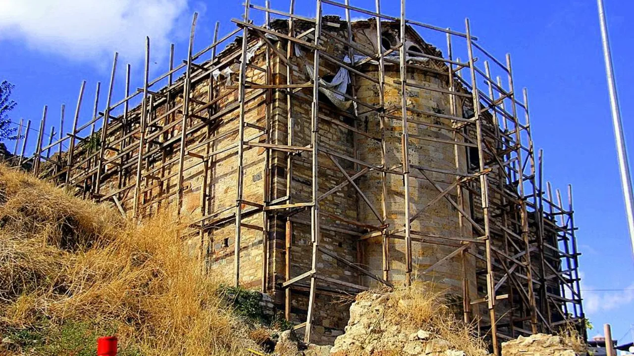 İzmir Menemen’de bulunan Surp Sarkis Ermeni Kilisesi