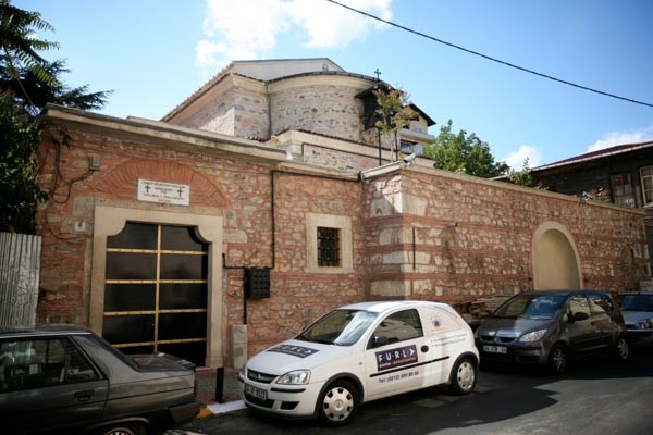 Yeniköy Kilisesi Vakıf Yönetimi’nden istifa eden altı kişi açıklama yaptı