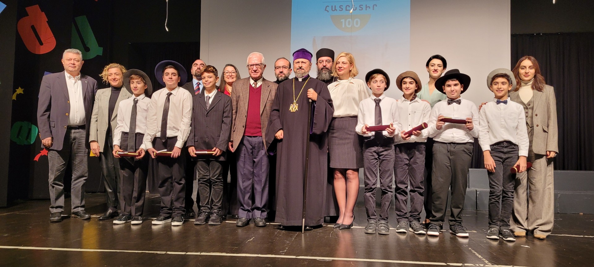 Zahrad’ın şiirlerinden derlenen seçki tanıtıldı