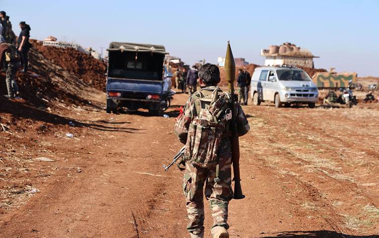 Deyrizor’da Kürt güçler ile Suriye ordusu arasında çatışma