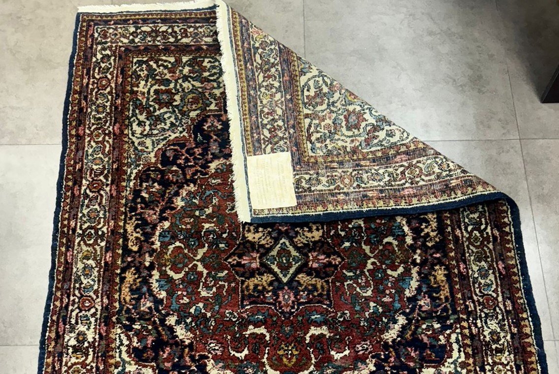 Lübnan’daki Ermeni Yetimhanesi’nde 1920’lerde dokunan halı, artık Ermenistan’da Lübnan’daki Ermeni Yetimhanesi’nde 1920’lerde dokunan halı, artık Ermenistan’da