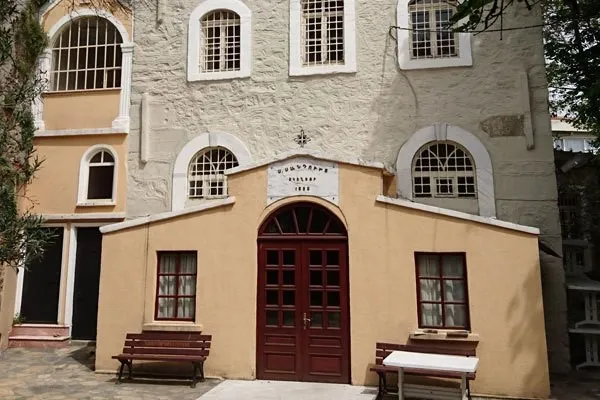 Rumelihisarı Vakfı’nın yeni yönetimine göre eksik devir yapıldı