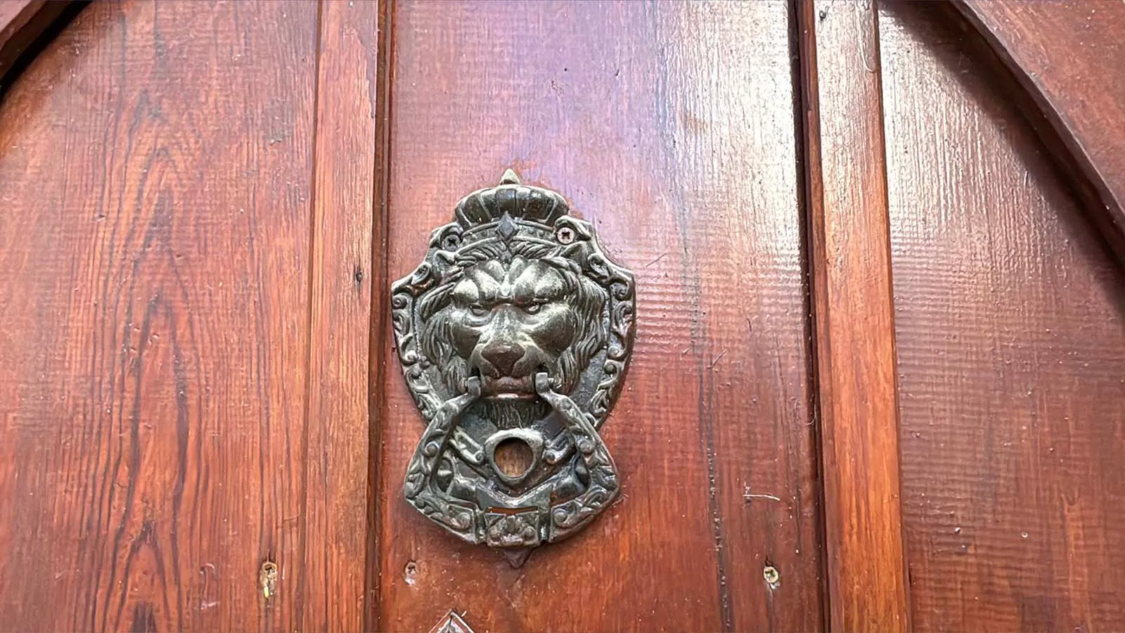 165 yıllık tarihi kapı tokmakları yerini zillere bıraktı