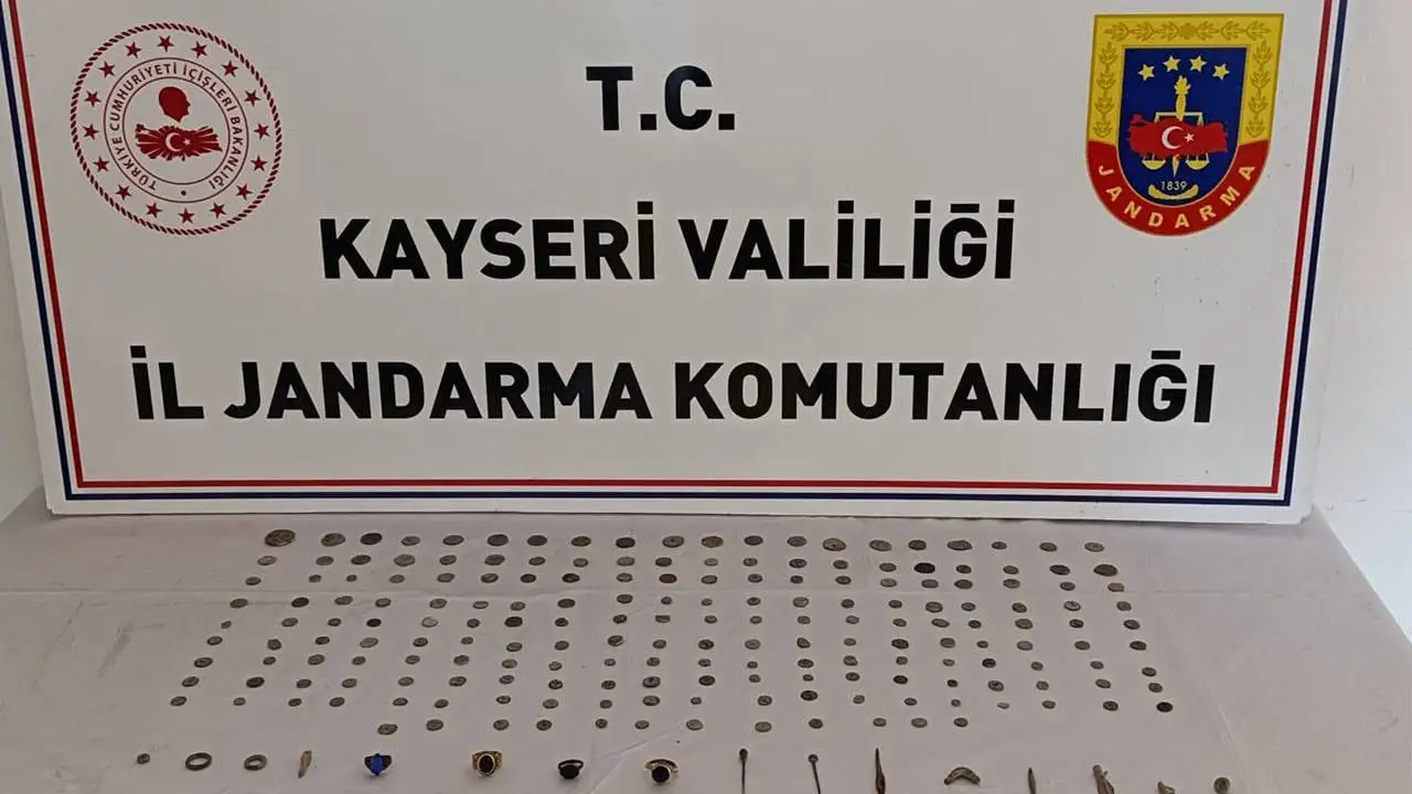 Roma ve Bizans dönemine ait 208 obje ele geçirildi