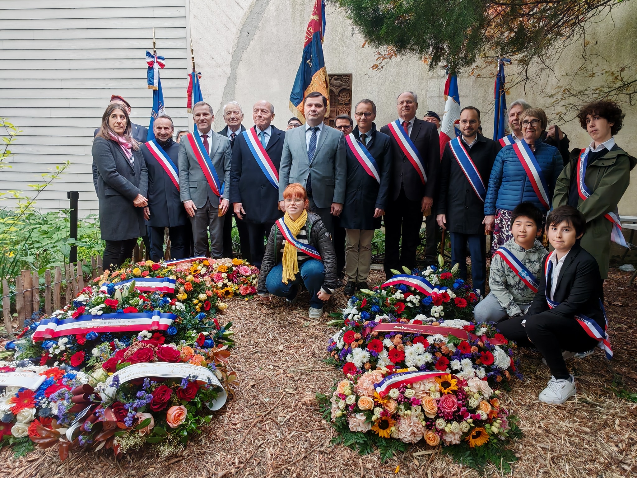 Ermenistan’ın Fransa Büyükelçisi, Ermeni Soykırımı’nın 110. yıldönümü anma törenine katıldı