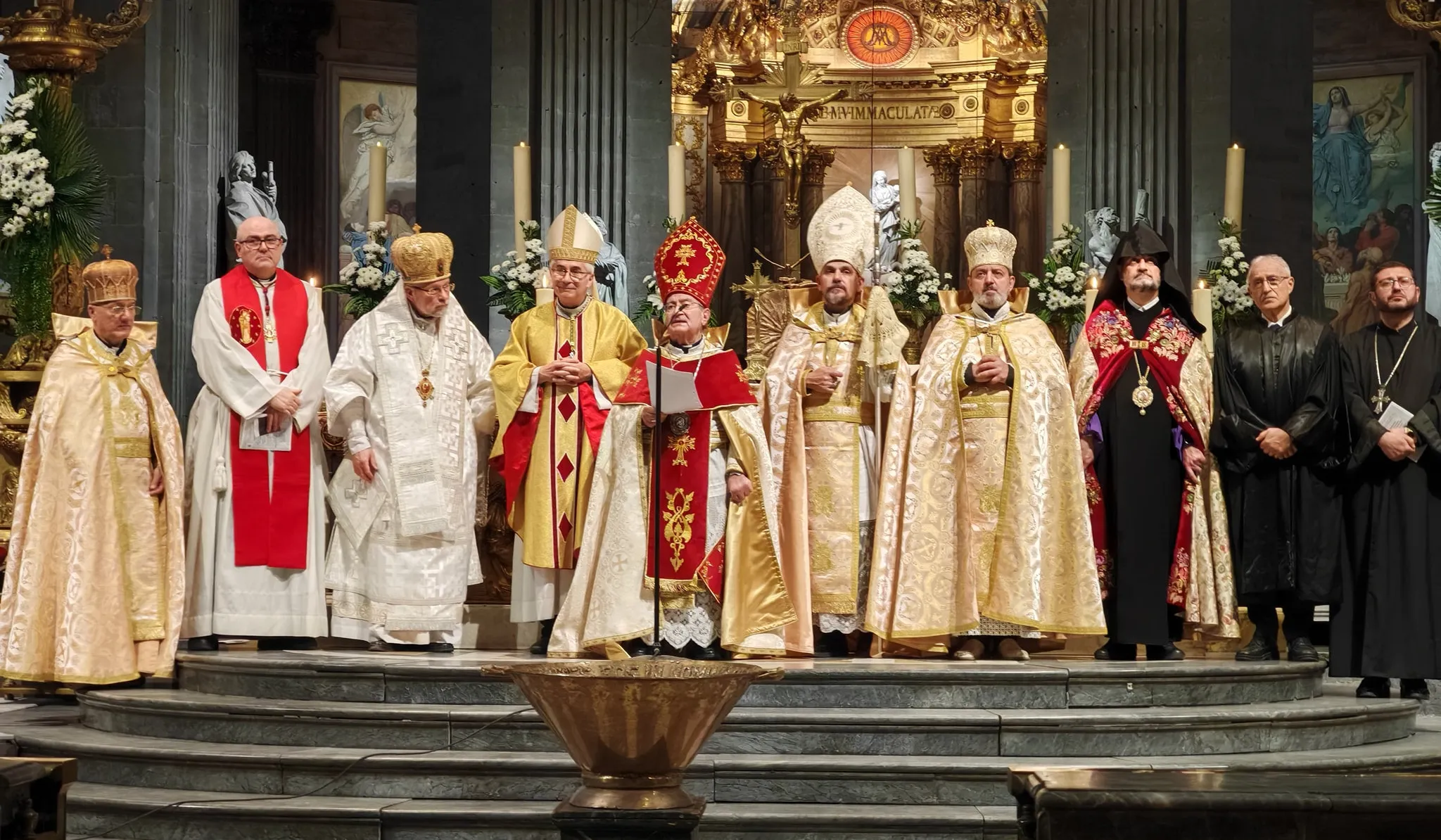 Paris’te Ermeni Soykırımı kurbanlarının anısına ayin düzenlendi