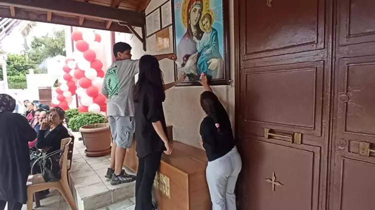 Kilisede Hıdrellez kutlaması; mum yakılıp, dilek tutuldu