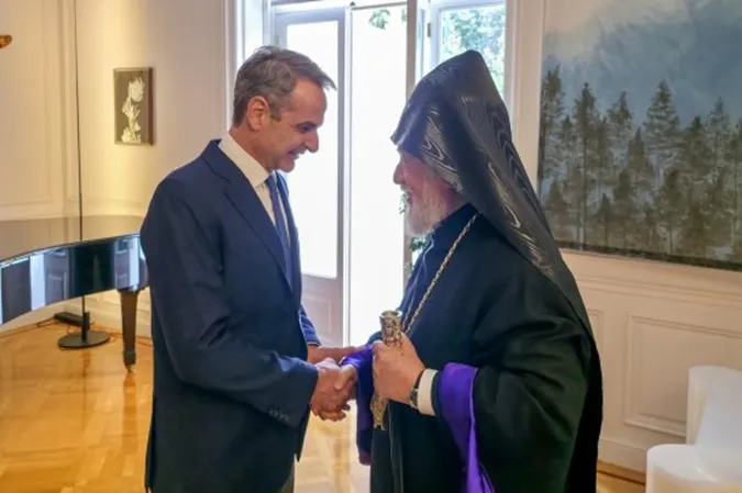 Kilikya Ermeni Katolikosu Aram I, Yunanistan Başbakanı Kiryakos Miçotakis ile bir araya geldi
