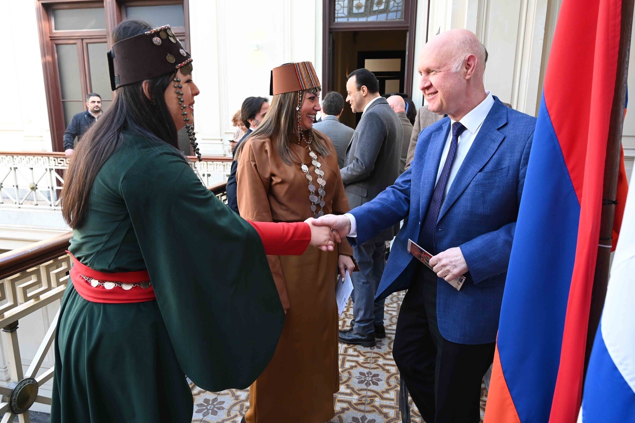 Uruguay’da Ermeni geleneksel kıyafetleri sergisi açıldı