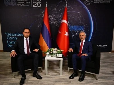 Khudatyan ile Uraloğlu, bölgesel ulaştırma projelerini görüştü