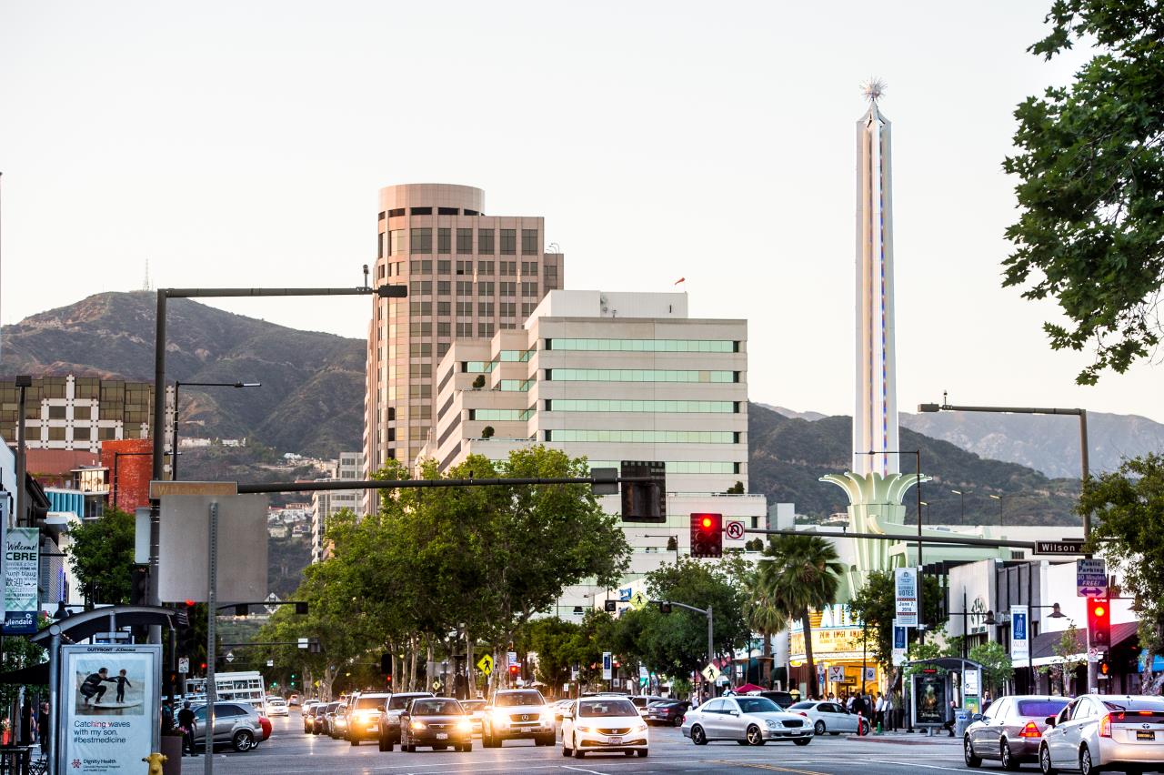 Glendale Belediyesi okullarda Batı Ermenicesi öğretimi olasılığını inceliyor