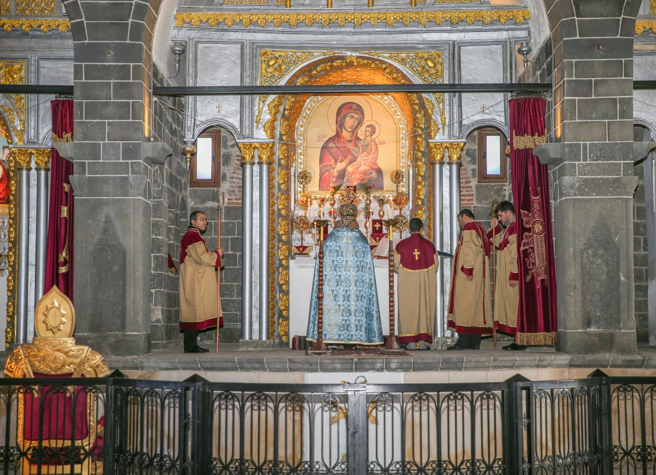 Diyarbakır’da Surp Giragos Ermeni Kilisesi’nde Noel ayini yapıldı