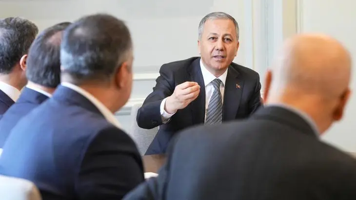 İçişleri Bakanı Yerlikaya, Ezidi toplumu temsilcilerini kabul etti