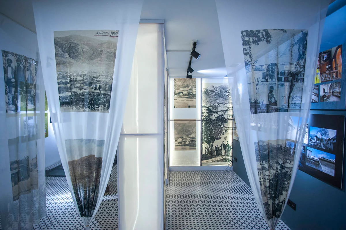 Yıkımın kıyısında, hafızanın izinde: “Dünden Bugüne Antakya”