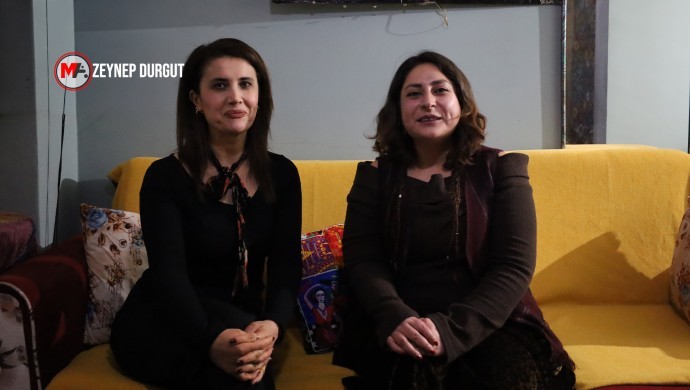 Kent kent gezerek Kürtçe çîrok topluyorlar