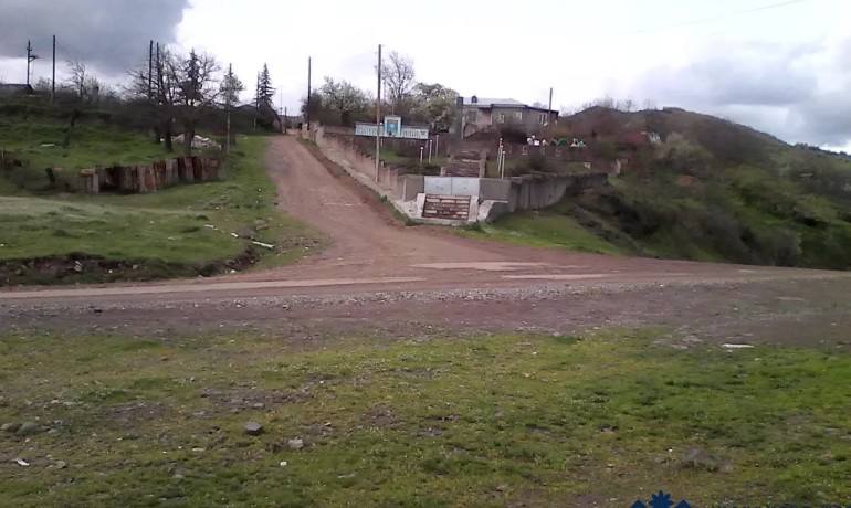 Karabağ’daki (Artsakh-‘Akunq’ web sitesi) Khnatsakh yerleşiminde Ermeni anıtlar ve mezarlar yok edildi