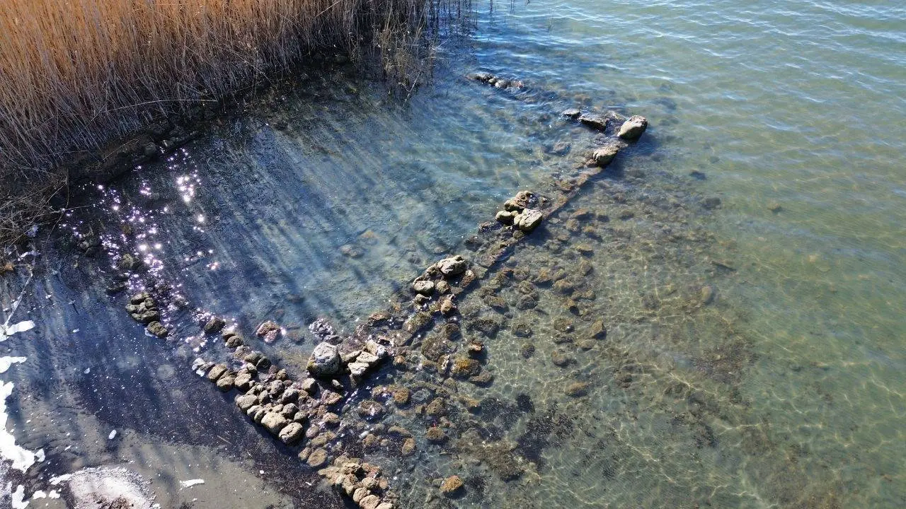 İznik Gölü’nde sular çekildi… Bir tarihi eser gün yüzüne çıktı