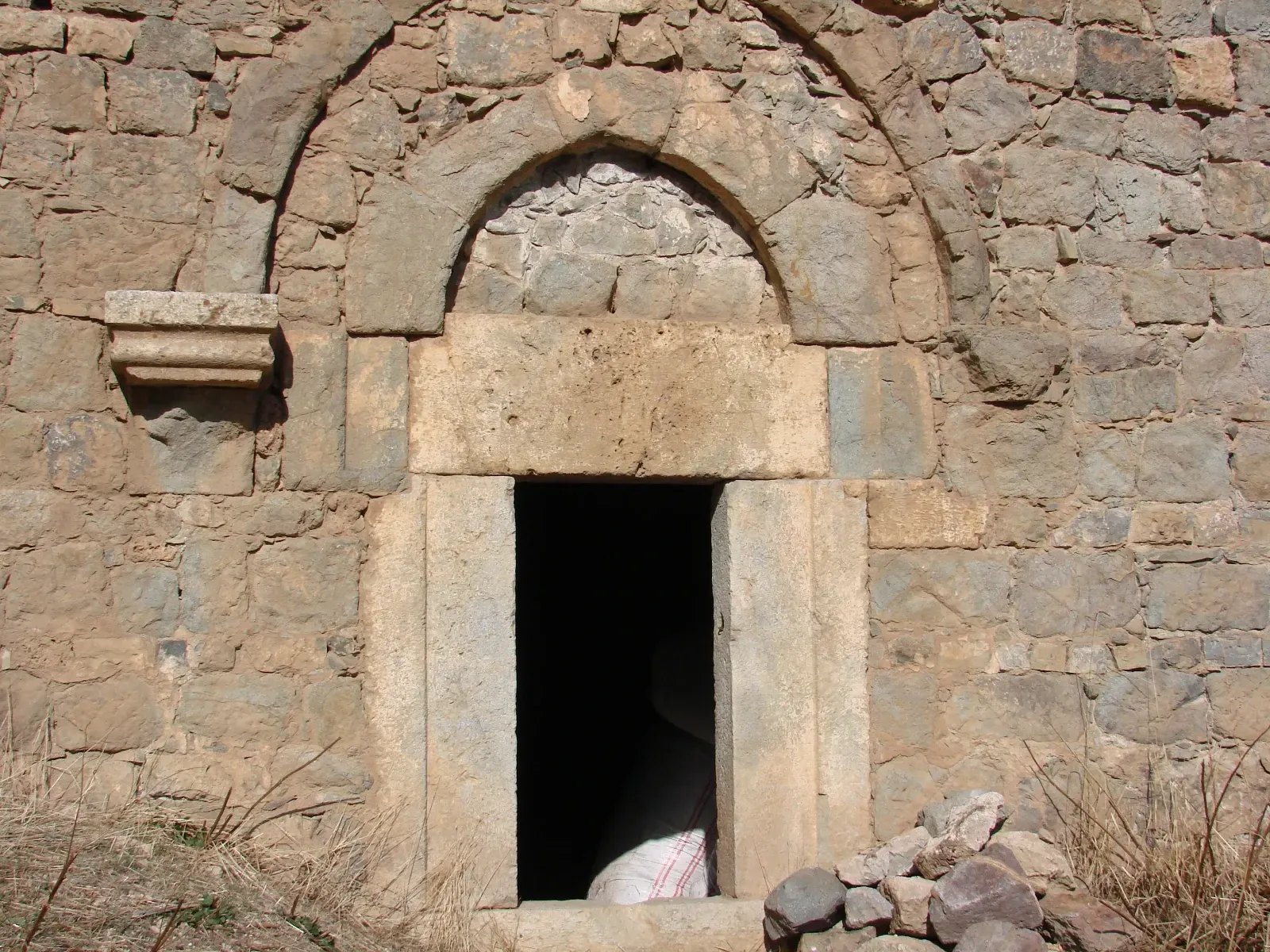 Köydeki Dört Kiliseden Ayakta Kalan Papa Vera Kilisesinin Onarılması İsteniyor: Onarılacağı Günleri Bekliyor