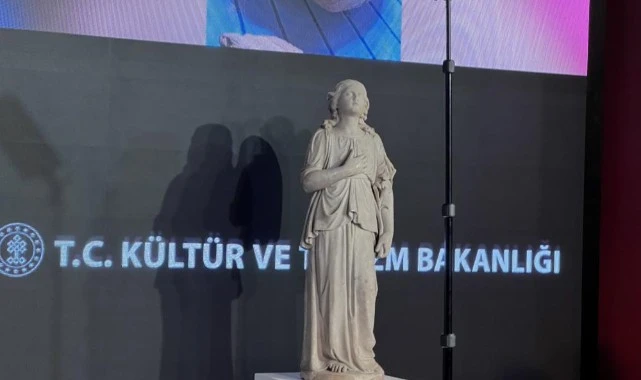 Çalınan Melek Heykeli Patrikhaneye teslim edildi 