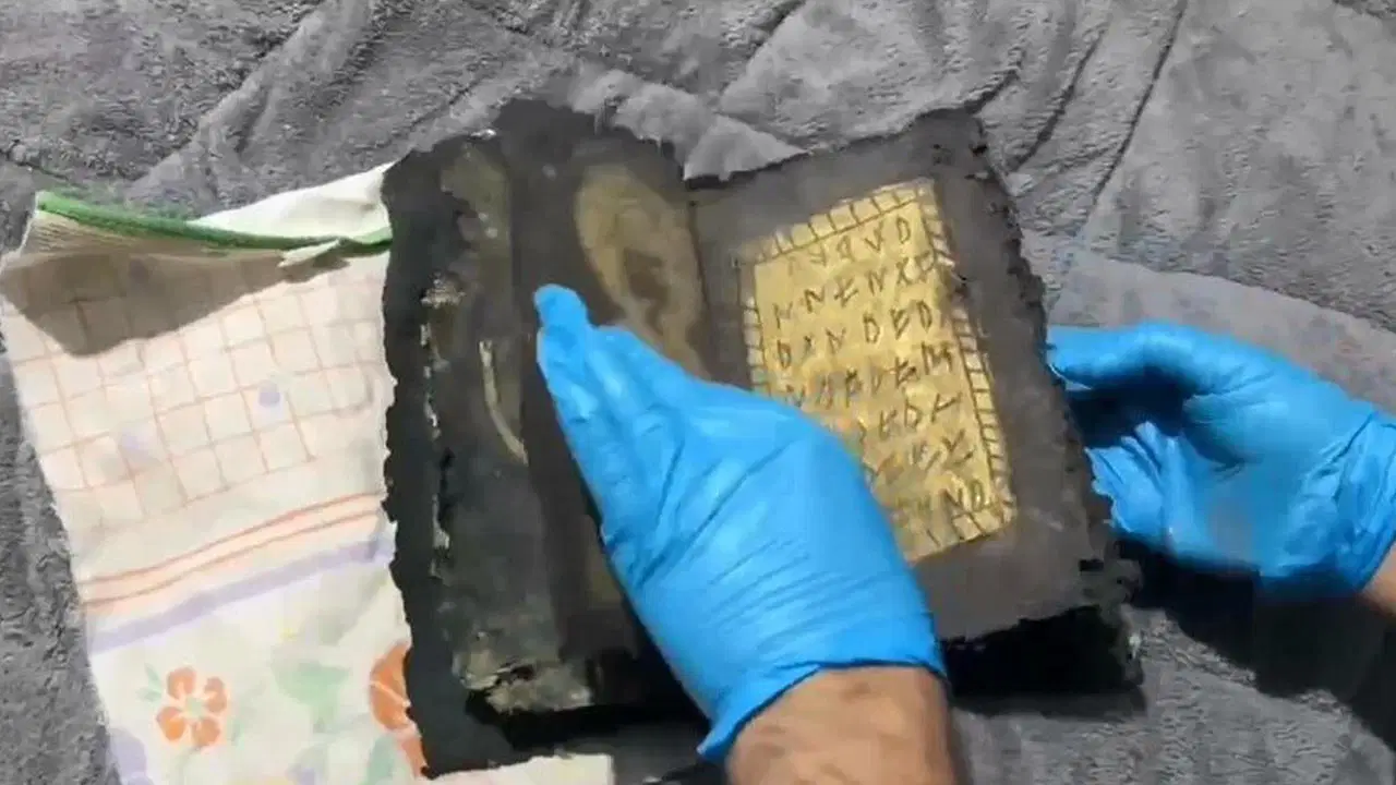 Aydın’da tarihi eser operasyonu: Bizans dönemine ait deri dua kitabı bulundu!