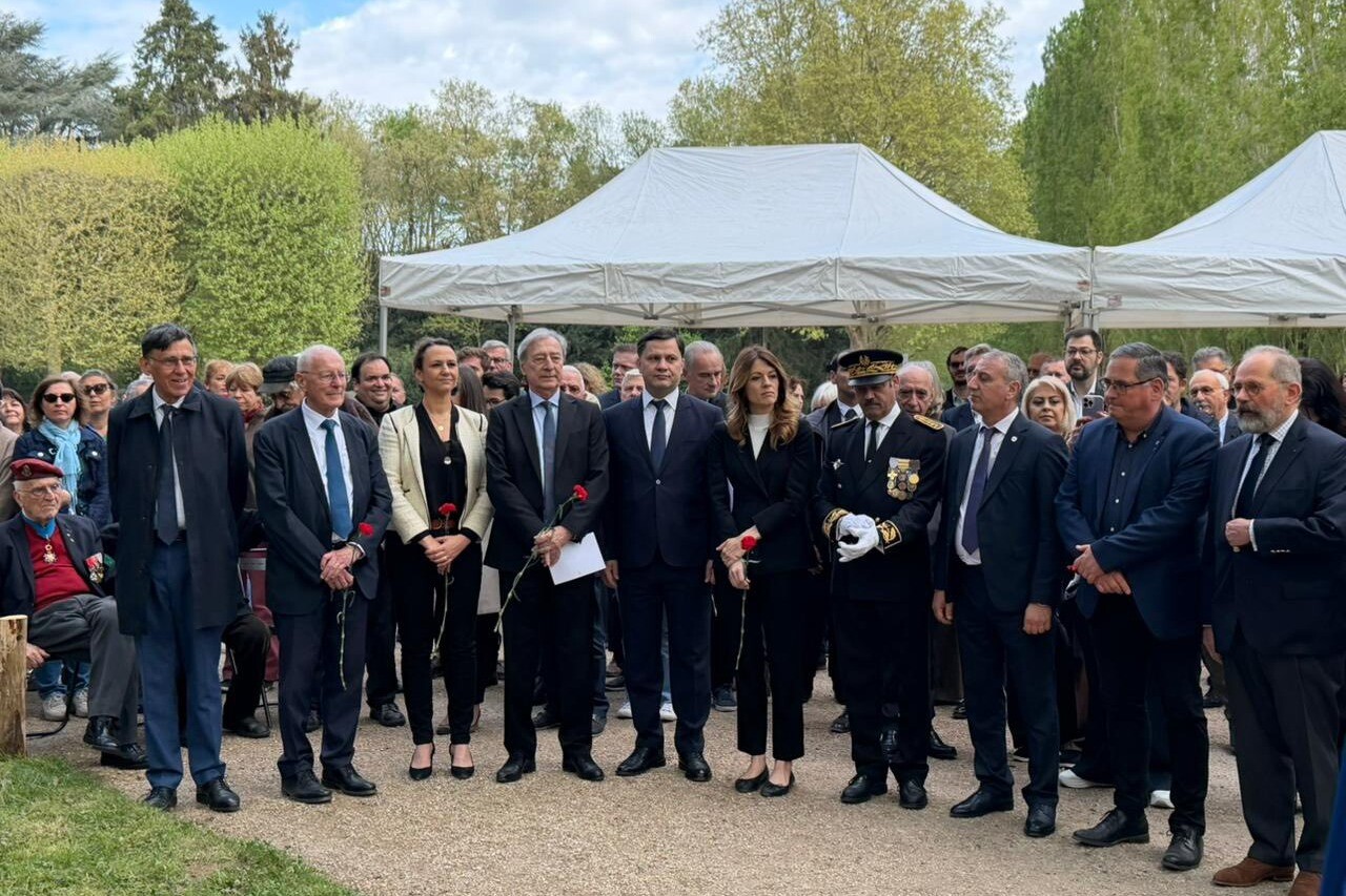 Fransa’nın Antony kentinde Ermeni Soykırımı’nın 111. yıl dönümü anıldı