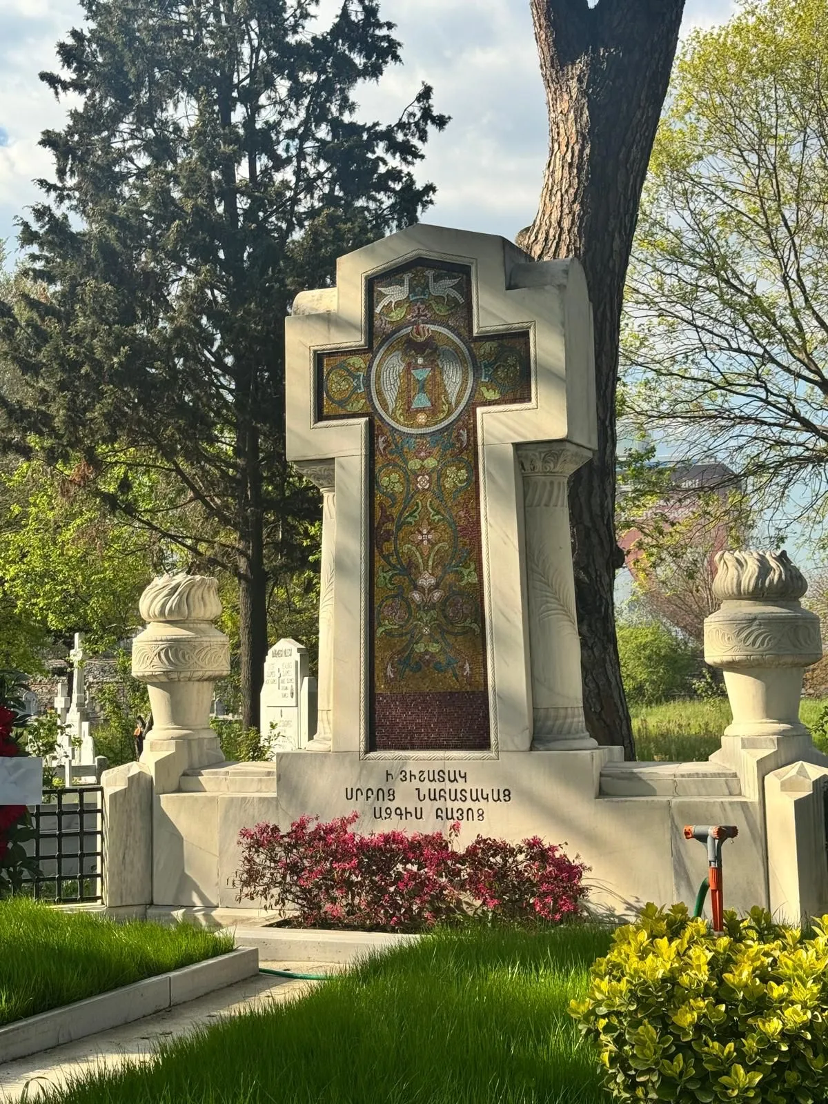 Aziz Şehitler Şişli Ermeni Katolik Mezarlığında dualarla anıldı