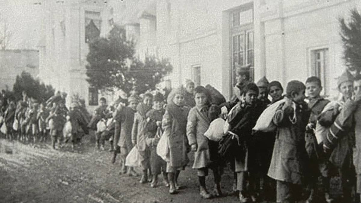 Balat Yetimhanesi’nden kişisel hikâyeler dönemin ruhunu aydınlatıyor