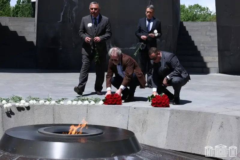 Belçika Temsilciler Meclisi heyeti Tsitsernakaberd’i ziyaret etti