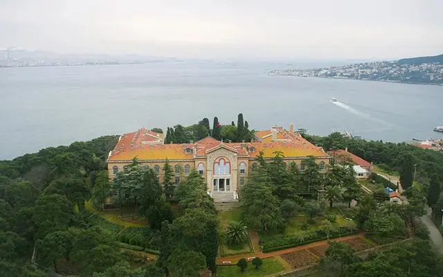 Heybeliada Rum Okulu açılıyor. Bartholomeos: “Eylül’de açılışı kutlayacağız”