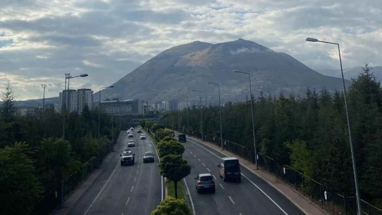 Kayseri (Kesaria-‘Akunq’ web sitesi) Ali Dağı’na çıkmıştı: Adına kilise yapıldı!