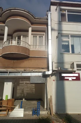 Kınalıada’nın Kalbinde Görsel Kirlilik: Tarihi Dokuyu Delen Sanayi Tipi Bacalar!