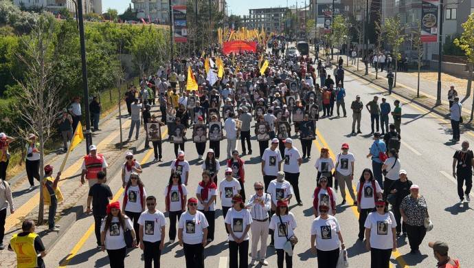 Sivas Katliamı’nın 33’üncü yıl dönümünde hayatını kaybedenler anıldı