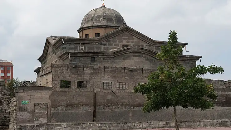 Kayseri’nin (Kesaria-‘Akunq’ web sitesi) ortasında 835 yıllık bir miras: Surp Krikor Lusavoriç Kilisesi