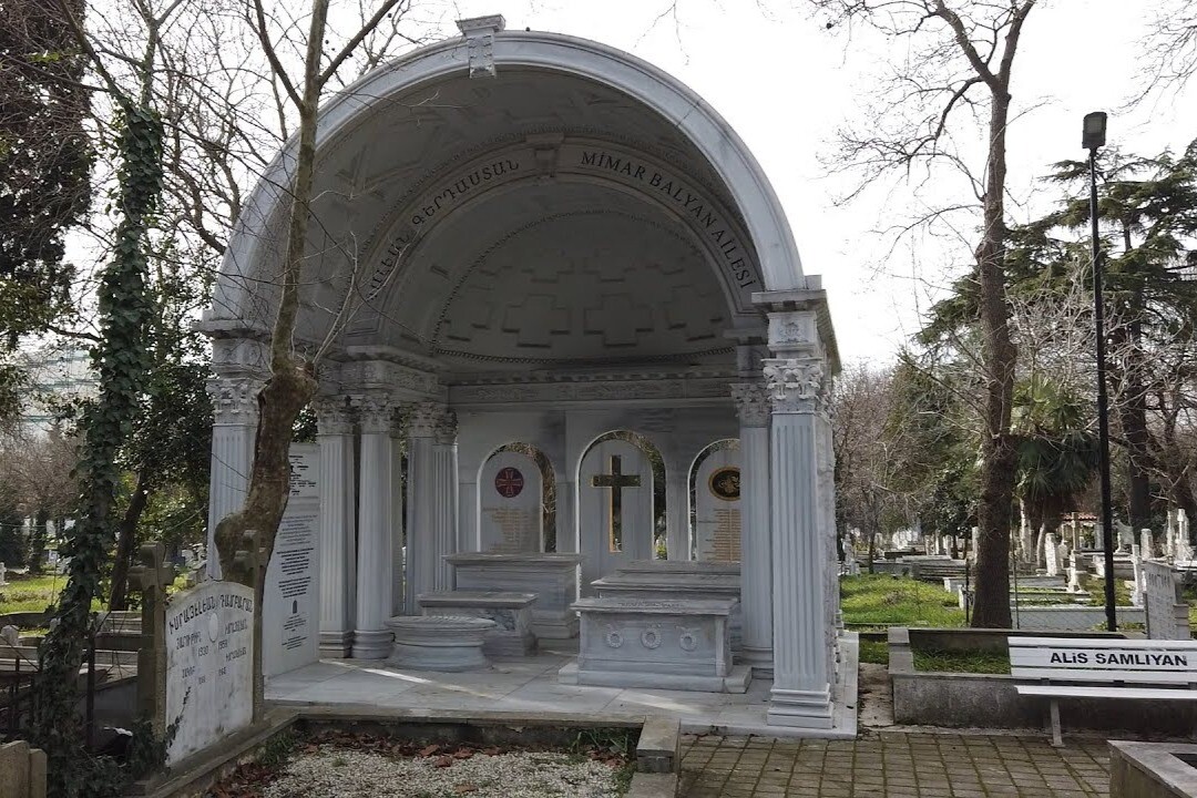 Ermeni mezarlığına saldırı