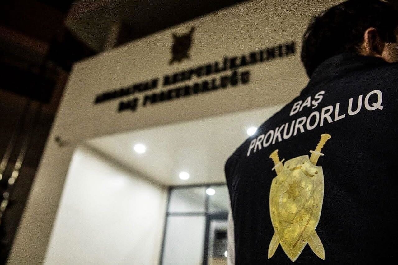 Azerbaycan 7 Türk hakkında ‘Darbeye teşebbüs’ten tutuklama istedi