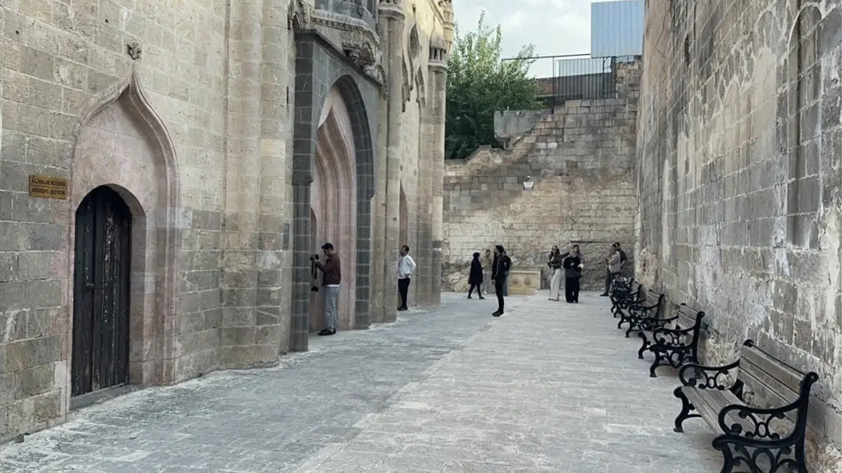Şanlıurfa’nın (Urfa / Yedesia-‘Akunq’ web sitesi) ilk cezaevi fotoğrafçıların ilgi odağı oldu! Önce kilise, sonra cezaevi…