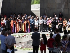 Tsitsernakaberd’de Yunan Soykırımı kurbanları anıldı
