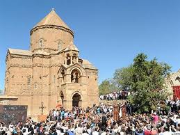 Աղթամարում սպասվող պատարագի նախապատրաստական աշխատանքներն սկսեցին ավելի արագ ընթանալ