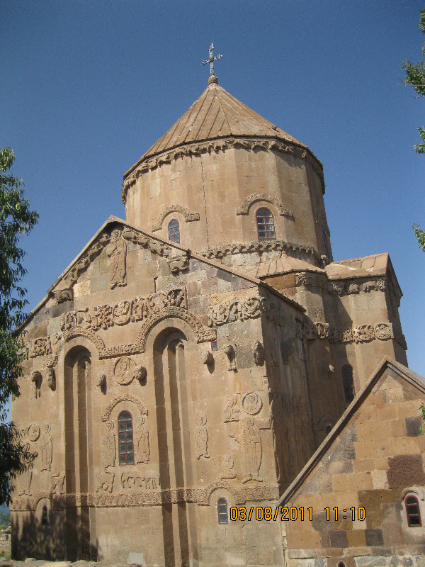 Հայկական պատարագի նախապատրաստությունները Վանում