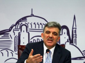 Գյուլը «հին երգն» է երգում