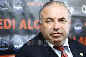 Արեւմտեան Հայաստանի մէջ հայ զբօսաշրջիկները օգնութիւն առաջարկած են Վանին