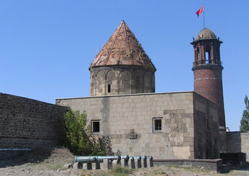 Պոլսոյ Պատրիարքարանը դատ կը բանայ «Սանասարեան»ին վերատիրանալու համար