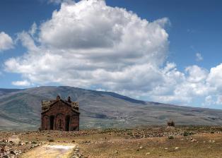«Slate». Անի. հին հայկական քաղաք-ուրվական