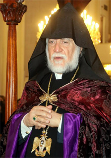 «Թող վստահ ըլլայ Քէսապի հայութիւնը, որ մենք պիտի մնանք իր կողքին», յայտնեց Արամ Ա. Կաթողիկոս