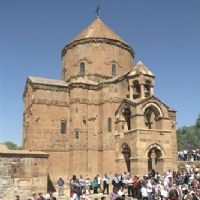 Այս տարի Աղթամարի Սուրբ Խաչ եկեղեցու պատարագը մեկ շաբաթ շուտ կմատուցվի