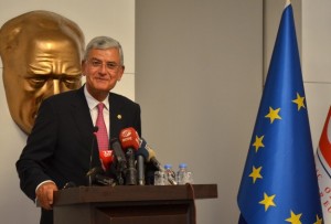 Թուրք նախարարը Ֆրանսայի մէջ ուրացած է Ցեղասպանութիւնը