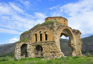 Թուրք քաղաքապետը ցանկանում է վերականգնել հայկական եկեղեցին, որի վրա մանկության տարիներին քար է նետել