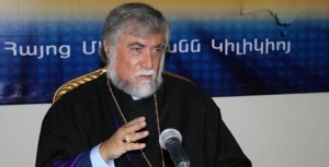 Ցեղասպանութեան 100ամեակին նուիրուած Արամ Ա. կաթողիկոսի կոնդակի ընթերցում՝ բոլոր թեմերու եկեղեցիներէն ներս