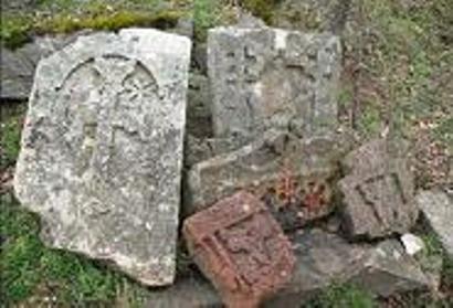 Թուրքական գյուղի բնակիչները կամավոր խնամում են հայերի գերեզմանները